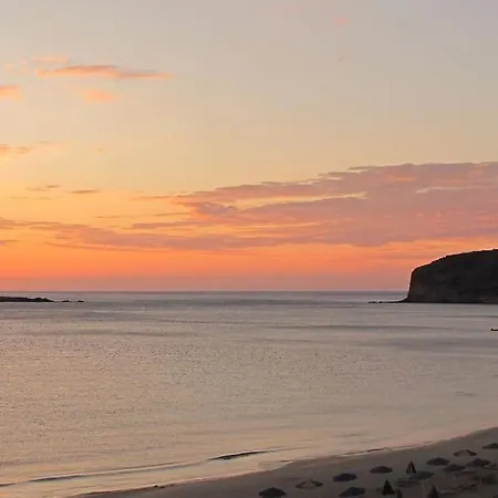 Seaside Escape 公寓 Nopigia
